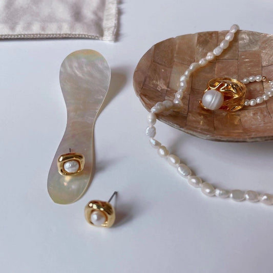 Gold Pearl Earrings - O.chic Studio