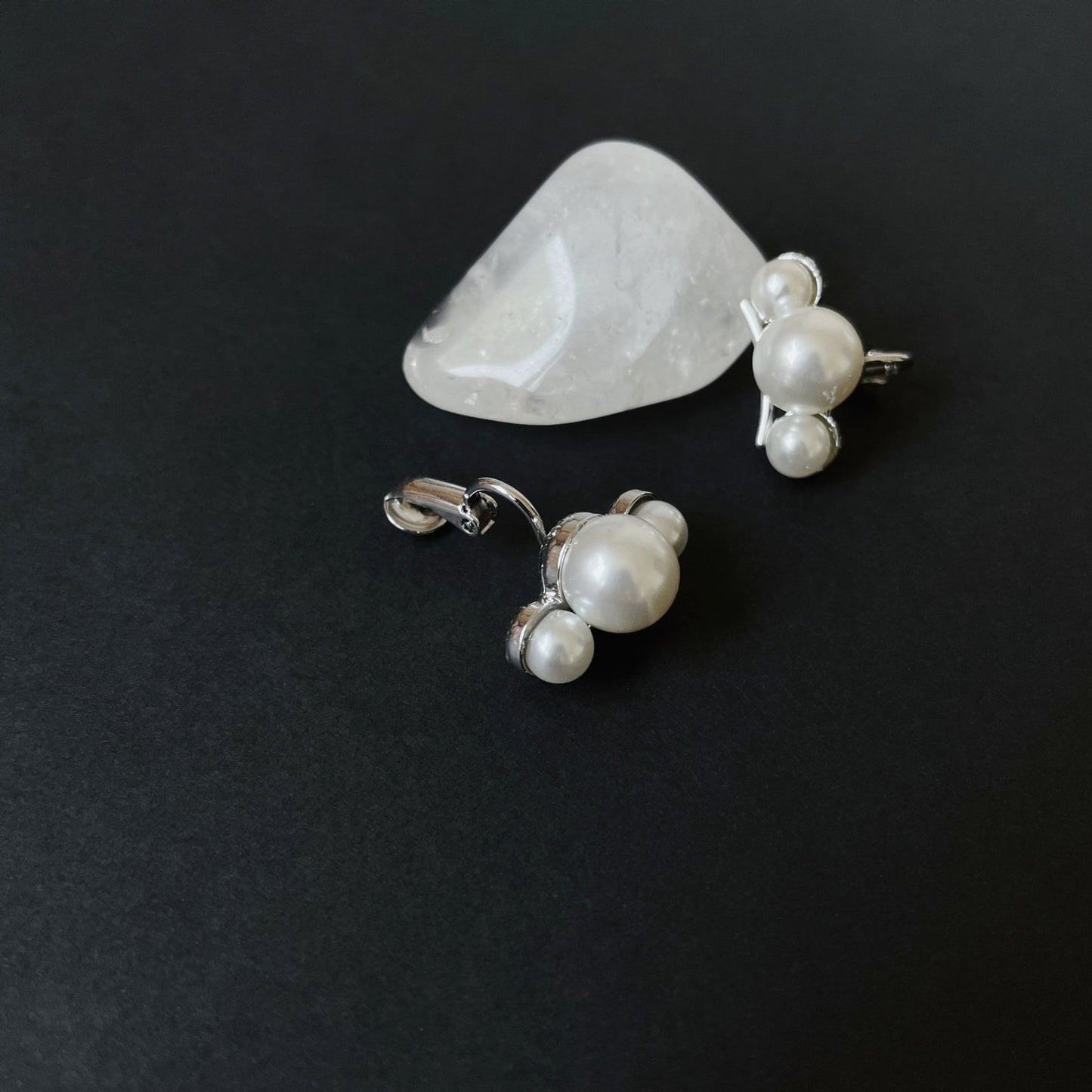 Clip-on Pearly Earring