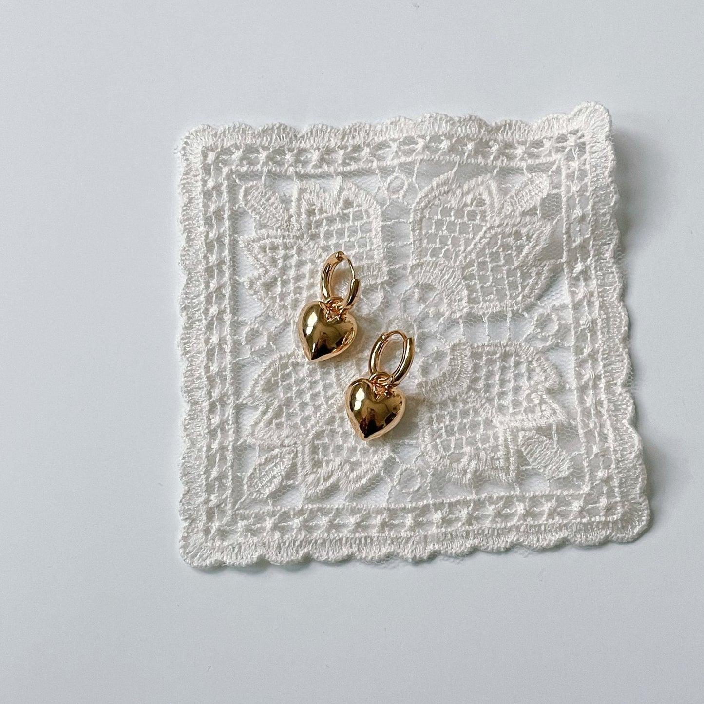 Golden Heart Ear Drops - O.chic Studio