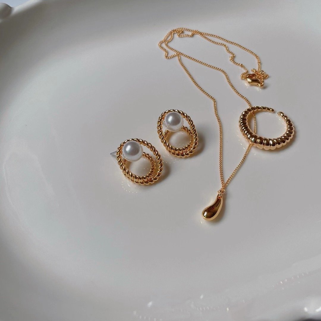18K Gold Plated Necklace Pendant - O.chic Studio