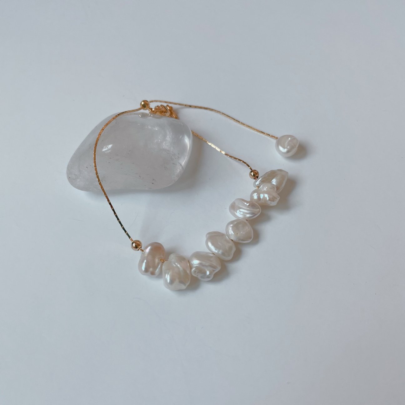 Beautiful Fresh Water Pearl Gold-tone Bracelet