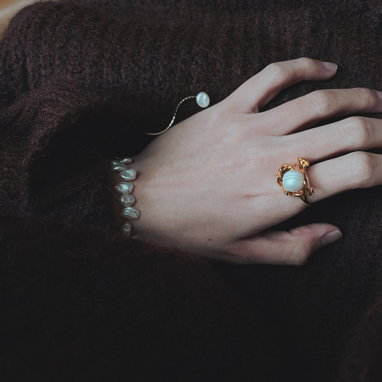 Beautiful Fresh Water Pearl Gold-tone Bracelet
