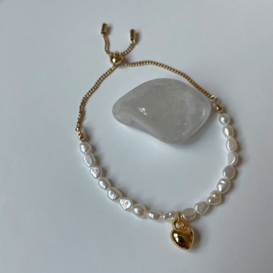 Gold Heart Pearls Beaded Bracelet - O.chic Studio