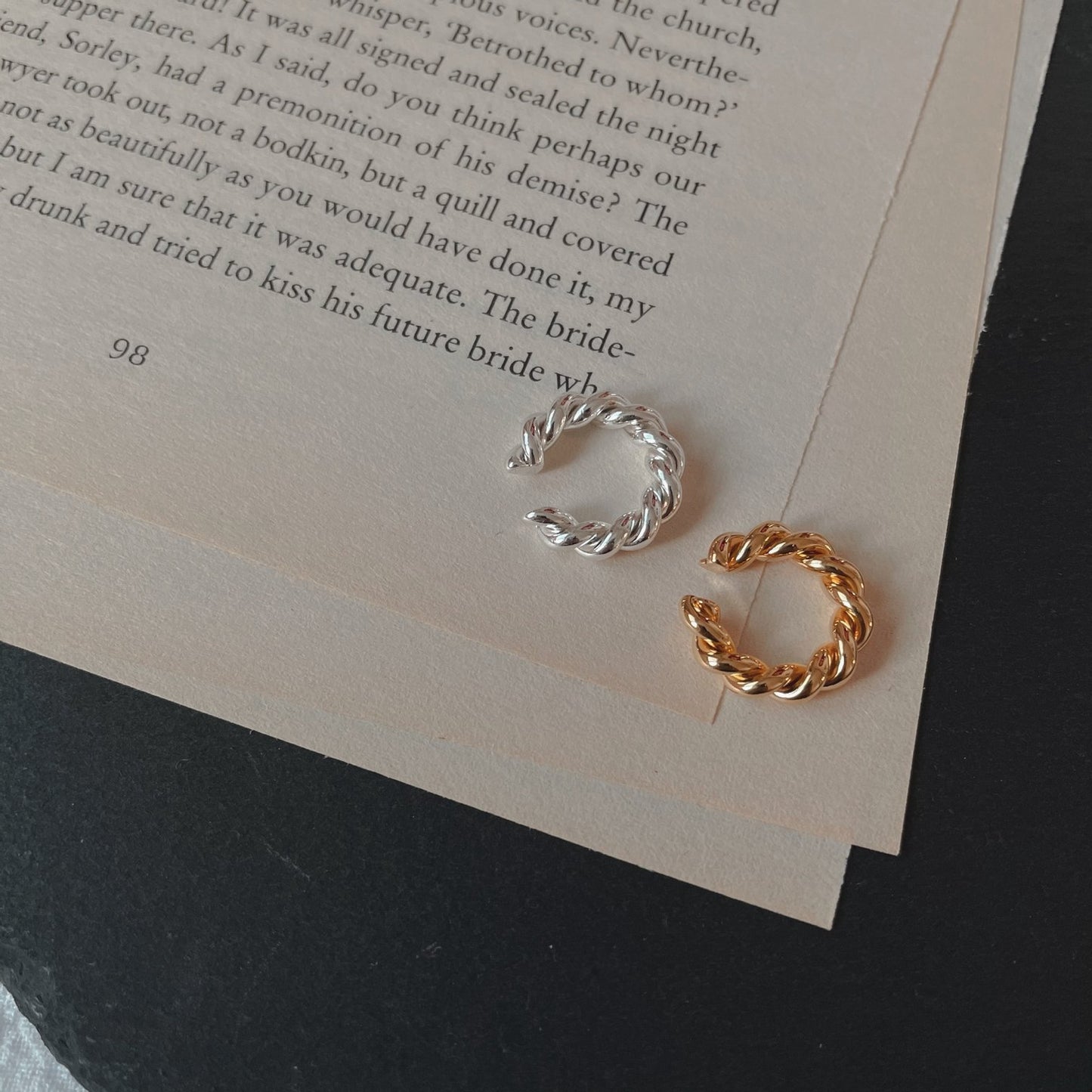Twisted Ear Cuff (18K Gold Plated)