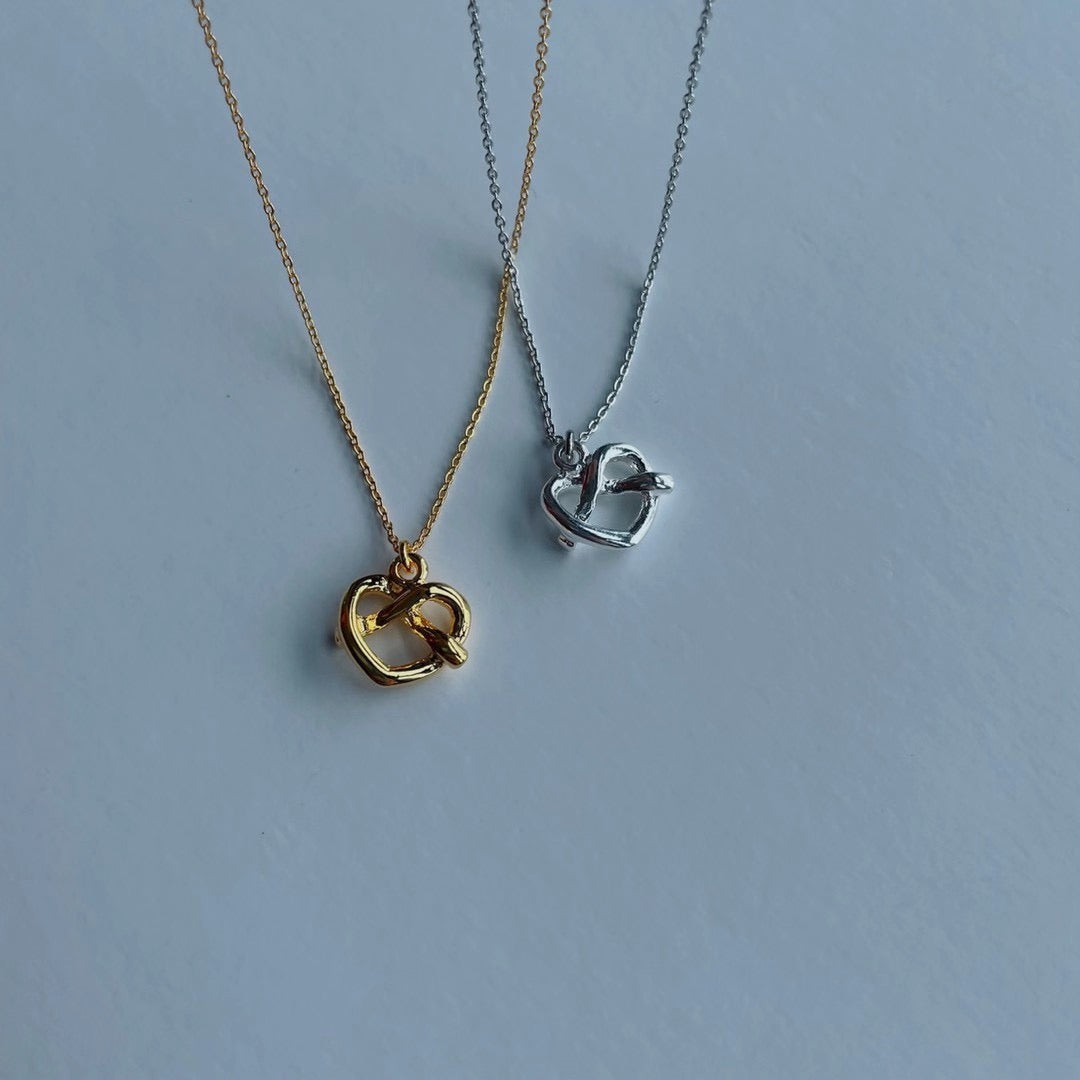 Heart Motif Necklace (18K Gold Plated)