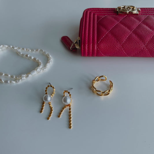 Gold Glitters Pearl Earrings