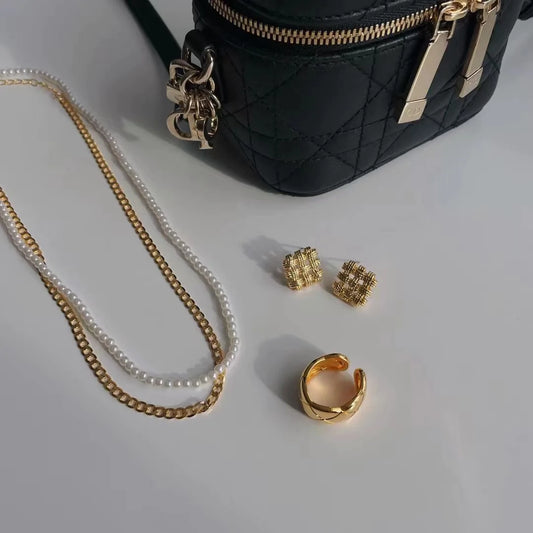 Pearl and Chain Necklace Set