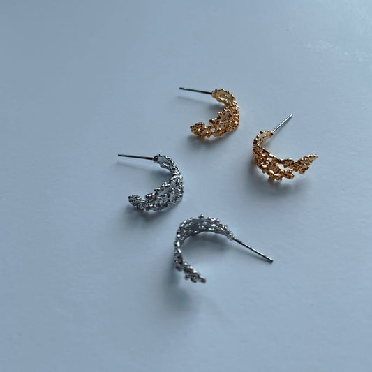 Meshed Moon Motif Earrings