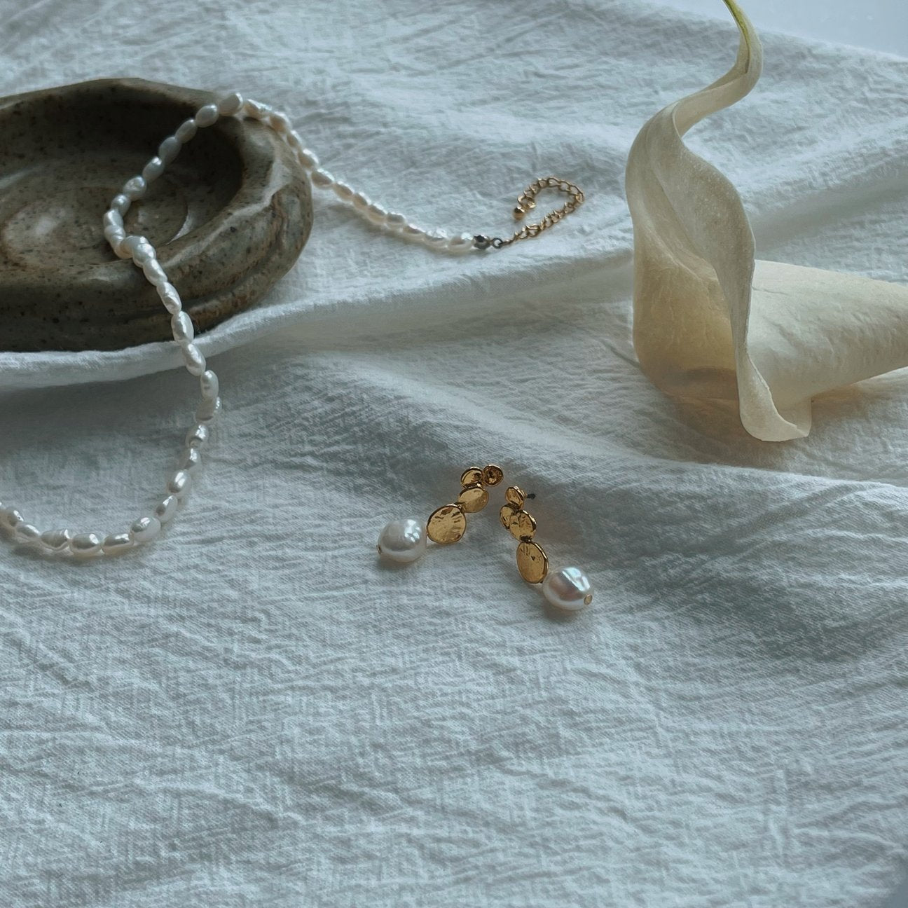 925 Silver & Fresh Water Pearl Earrings