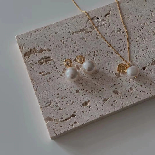 Akoya Pearl Earrings